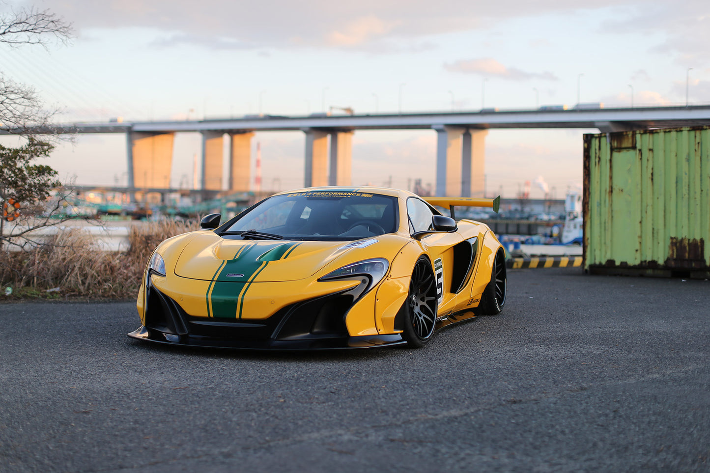 LB-WORKS Mclaren MP4-12c Complete Body Kit