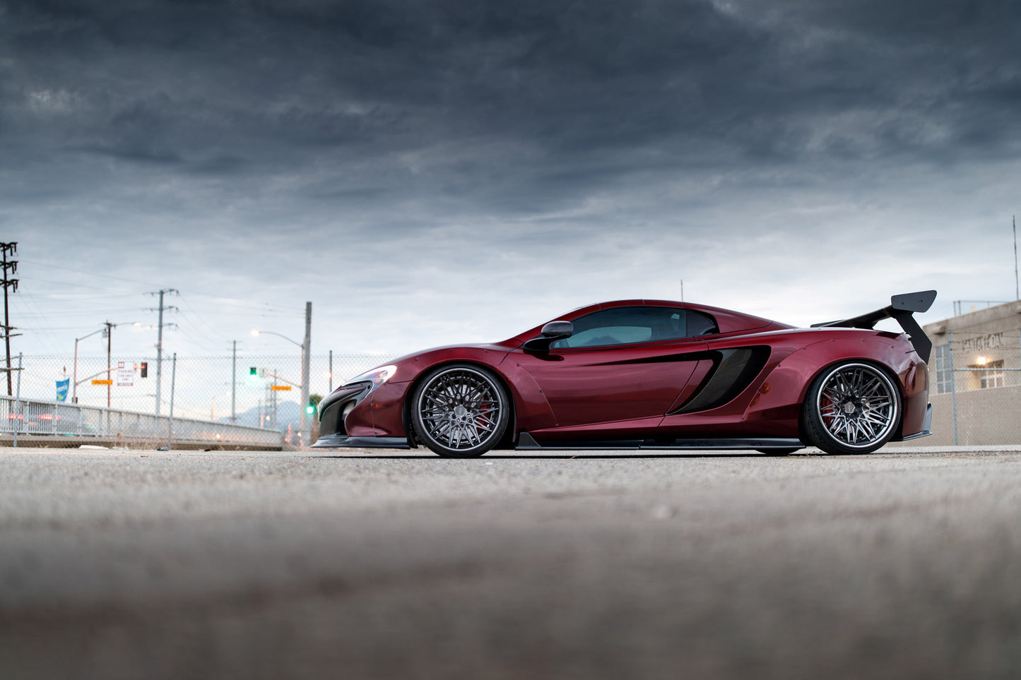 LB-WORKS Mclaren MP4-12c Complete Body Kit