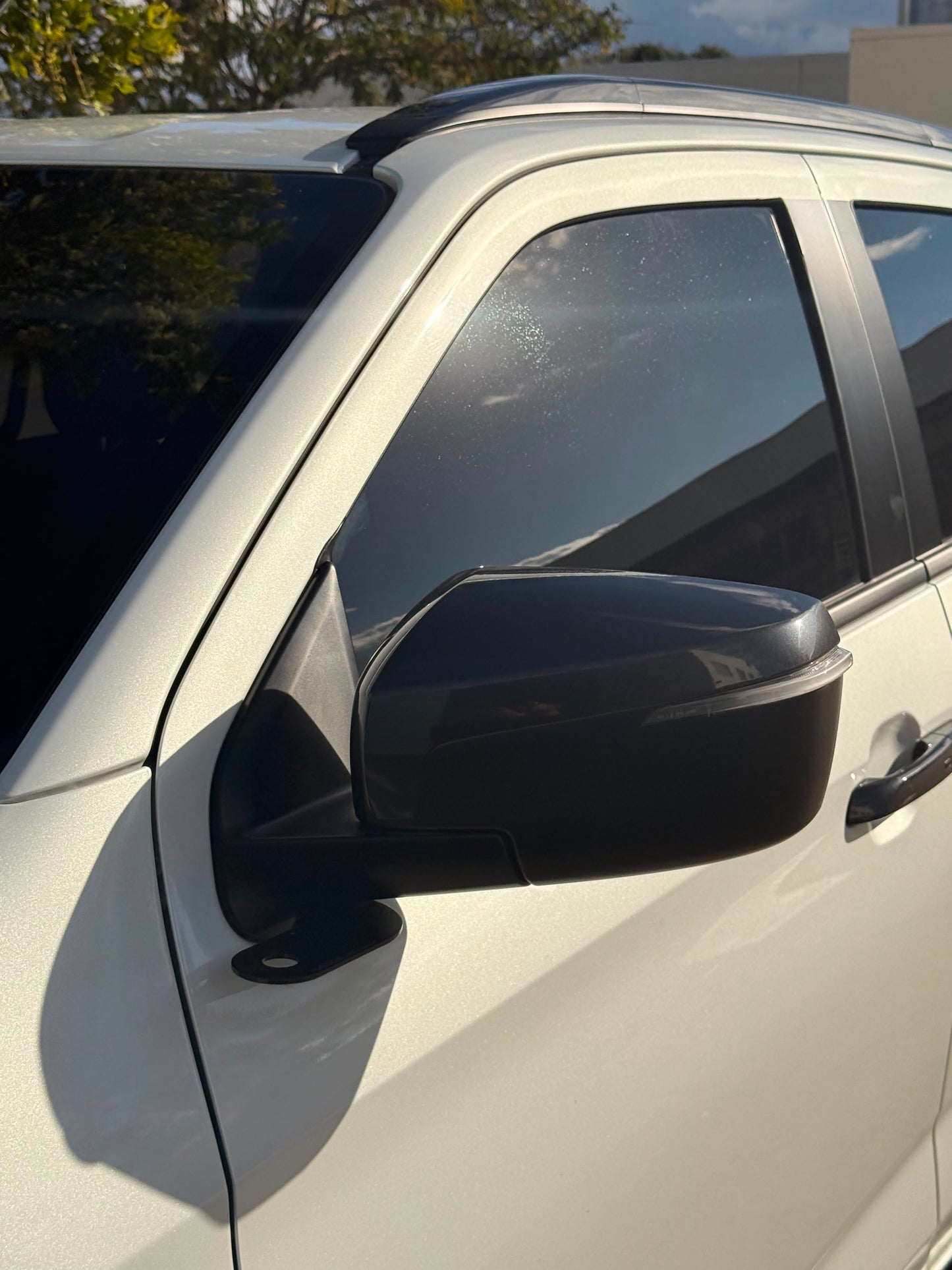 Vogue Industries Isuzu DMAX / Mazda BT50 (2020-2023) / Isuzu MU-X (2021-2025) UHF Aerial Bracket